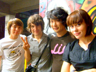 パワーポップバンド　The Wellingtons
